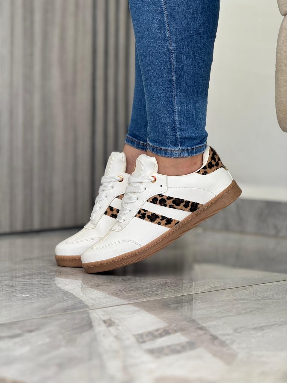 gid://shopify/MediaImage/24942272807006